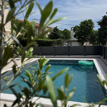 Kata Apartment Smrika Bagian luar foto