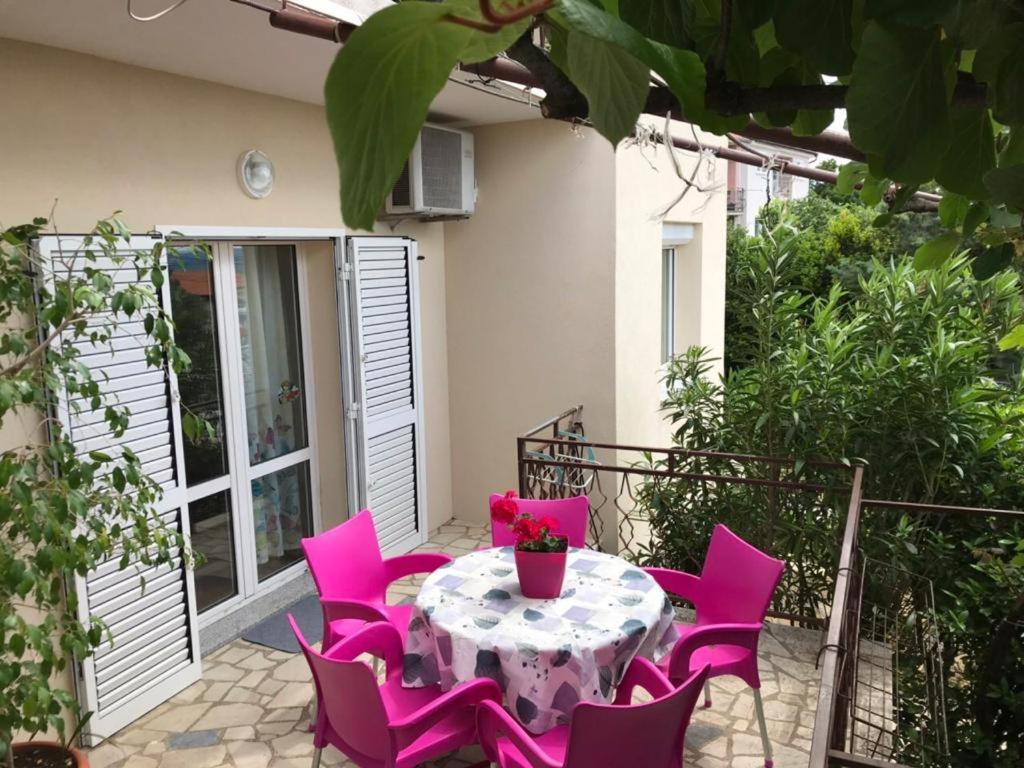 Kata Apartment Smrika Bagian luar foto