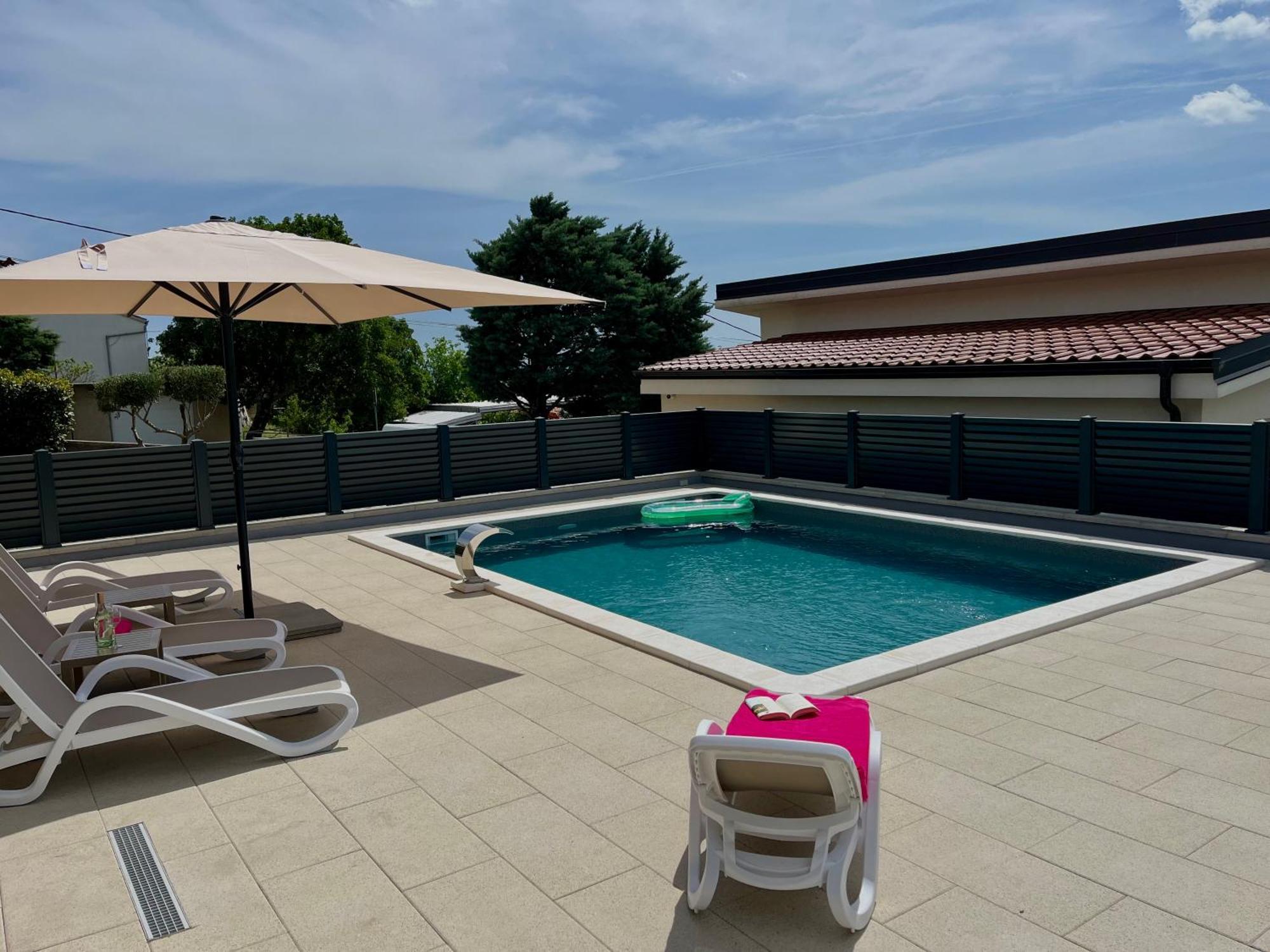 Kata Apartment Smrika Bagian luar foto