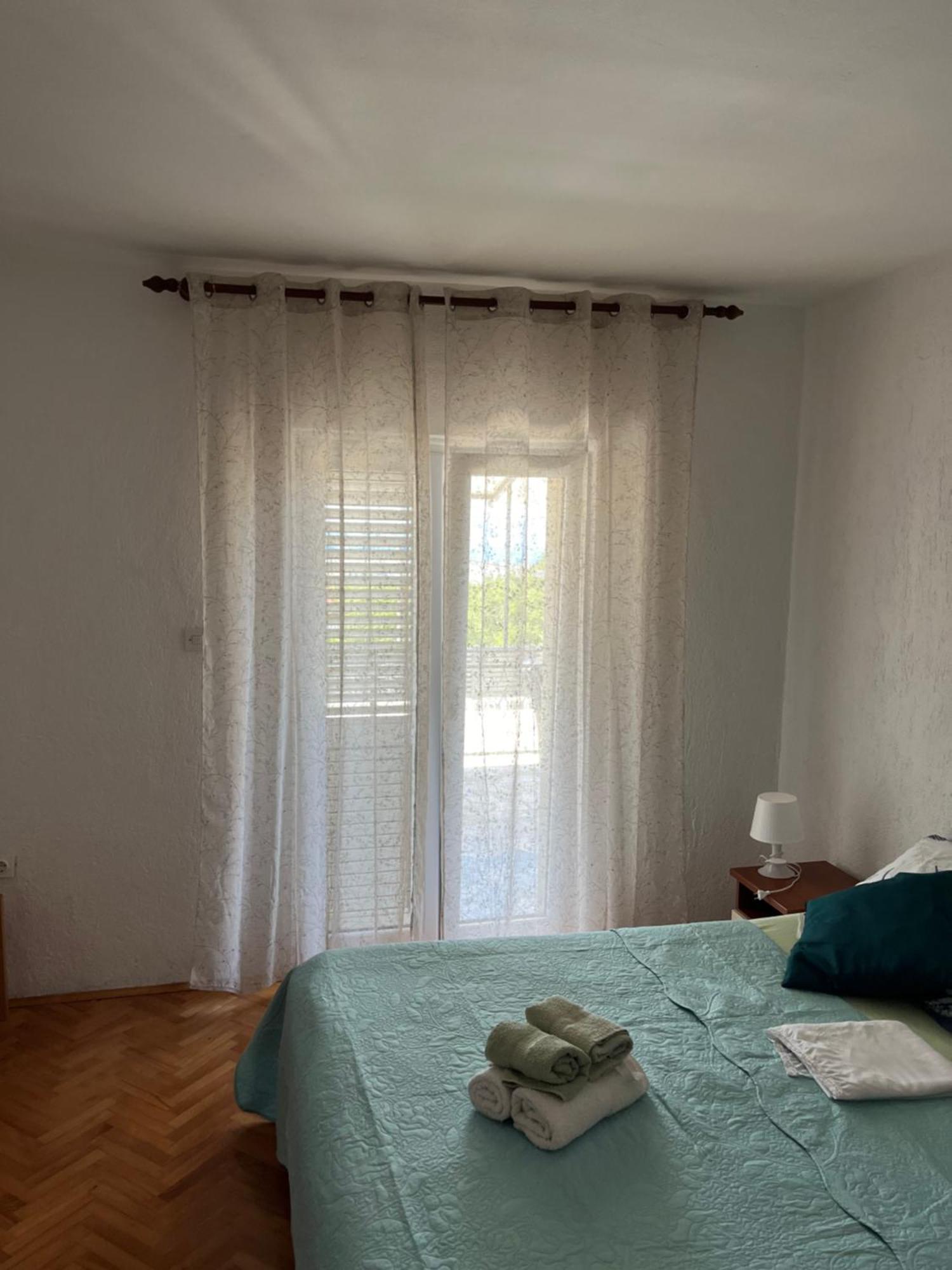 Kata Apartment Smrika Bagian luar foto